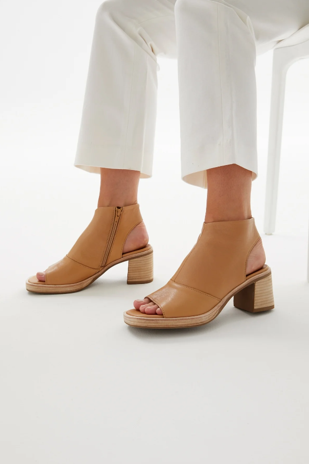 Parallel Culture Shoes and Fashion Online HEELS ALFIE &amp; EVIE ALVIN HEELED BOOTIE CAMEL