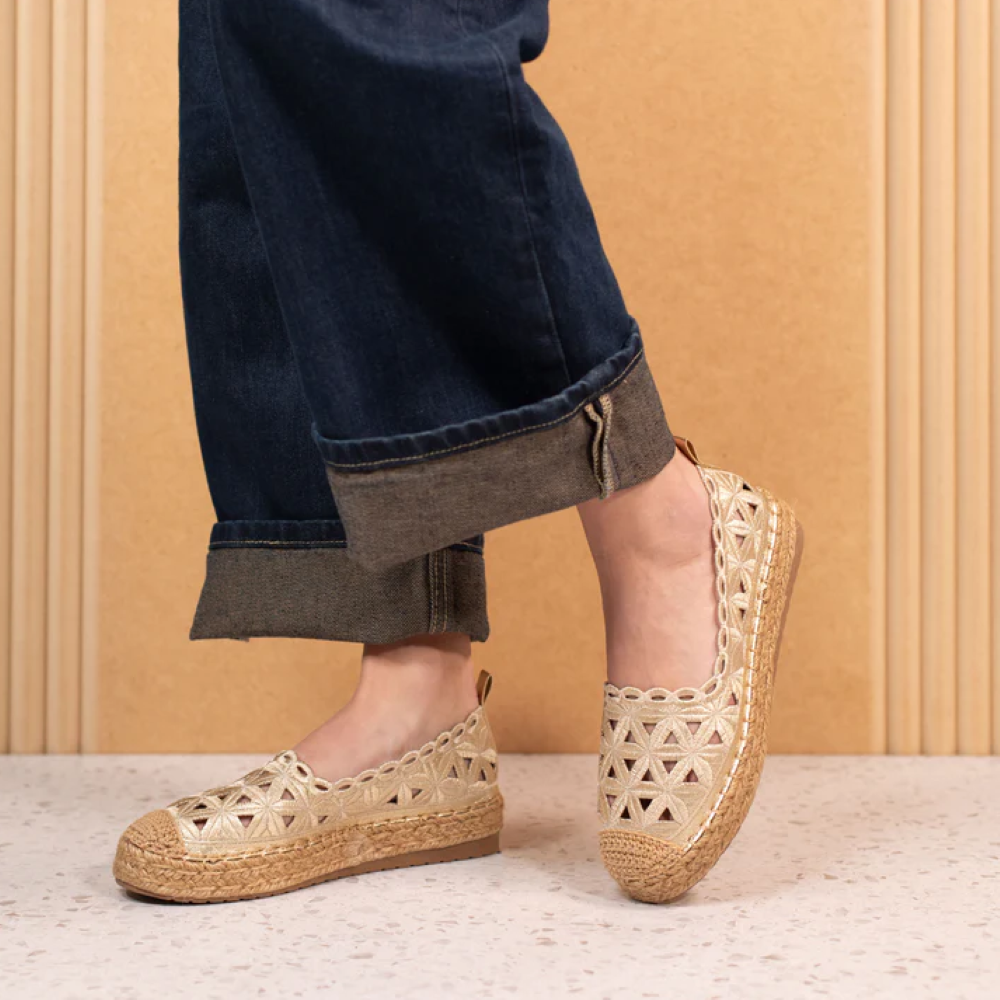 LACE ESPADRILLE