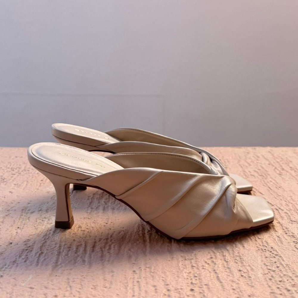 VIOLET MULES
